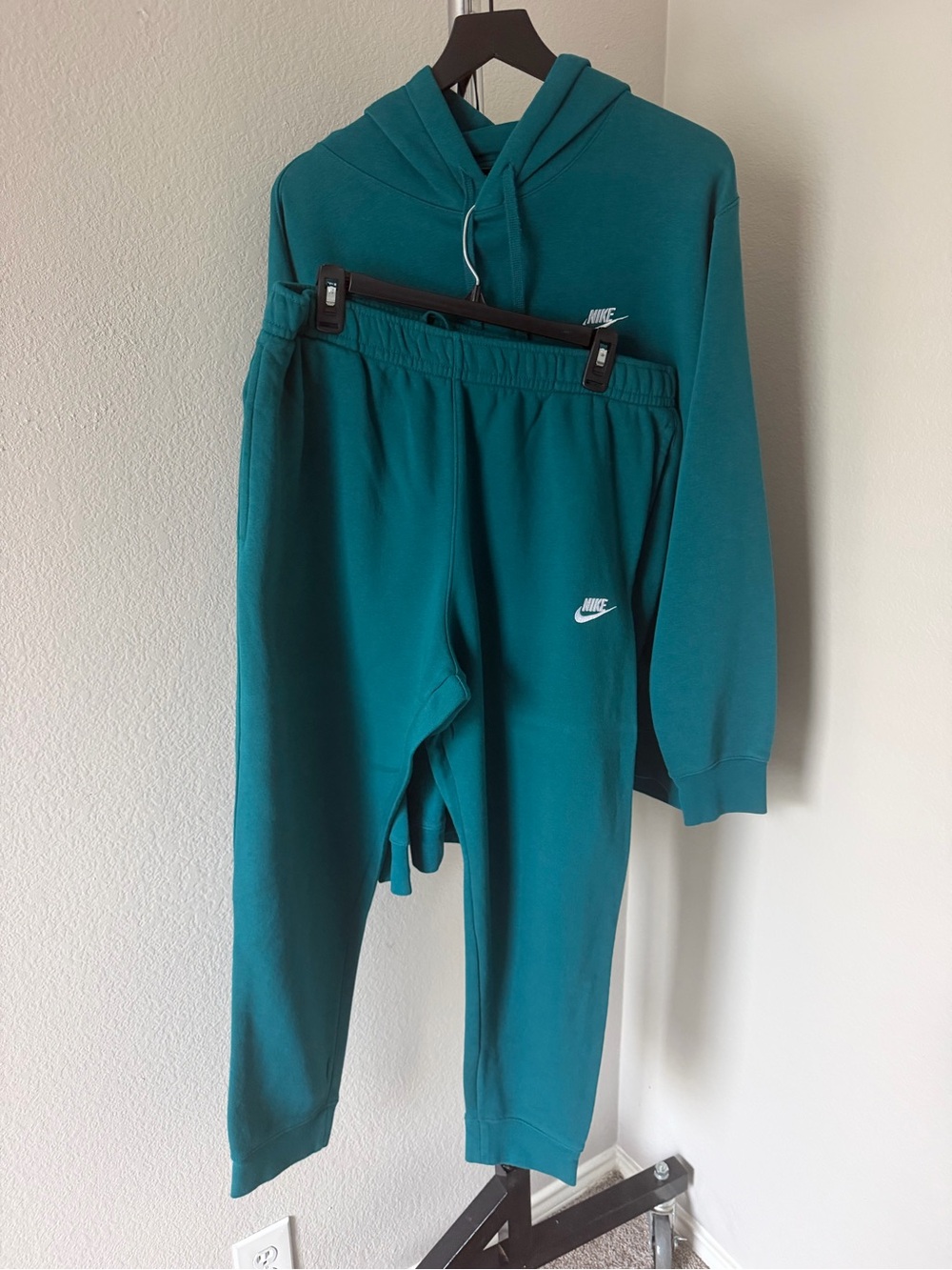 Nike Teal Green Men's Sweatpants Joggers & Sweatshirt